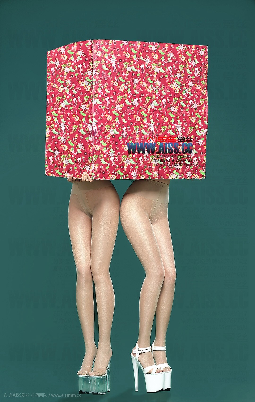 [AISS爱丝]丝袜美腿外拍 NO.073 圣诞丝袜狂欢 1